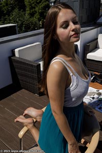 small preview pic number 75 from set 2901 showing Allyoucanfeet model Isabell
