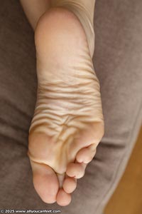 small preview pic number 44 from set 3442 showing Allyoucanfeet model Ariel